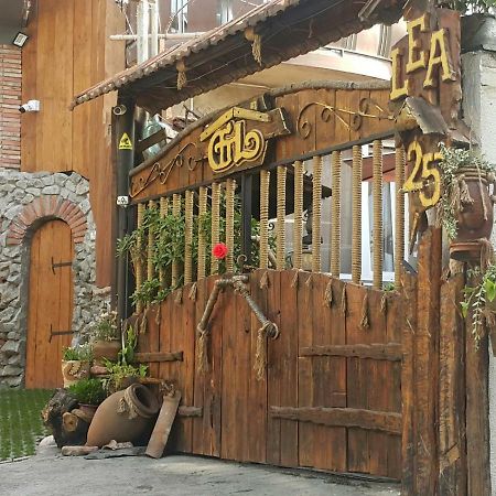 Lea Guest House Tbilisi Buitenkant foto