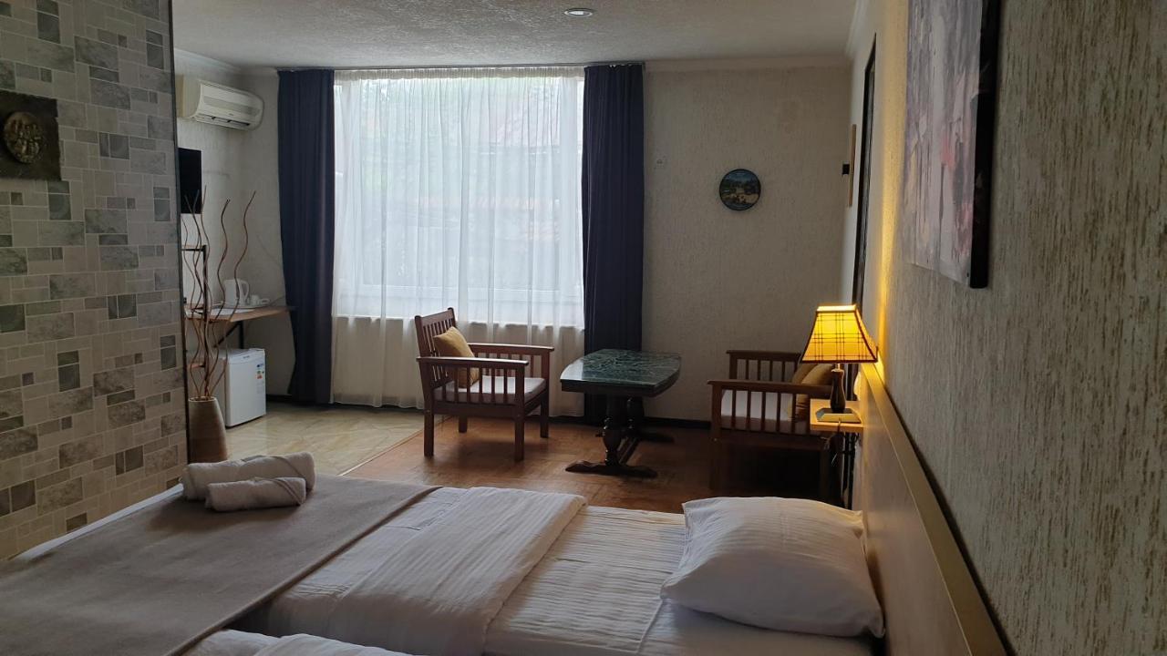Lea Guest House Tbilisi Buitenkant foto