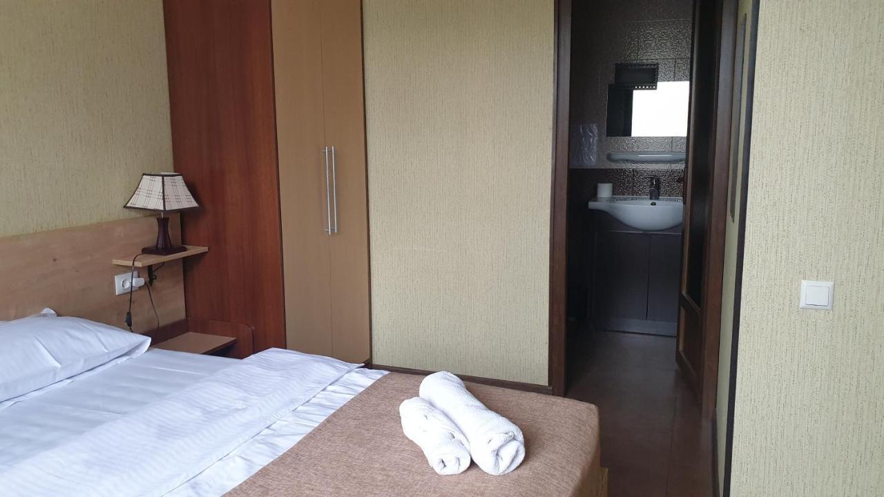 Lea Guest House Tbilisi Buitenkant foto