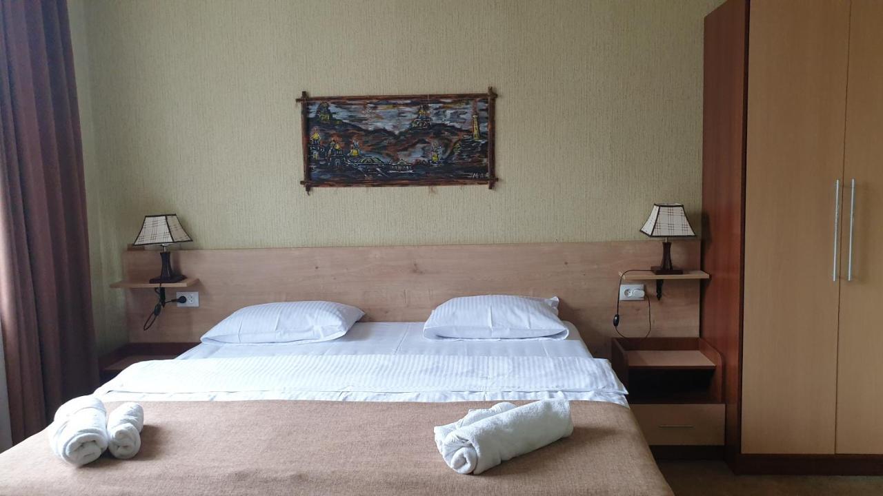 Lea Guest House Tbilisi Buitenkant foto