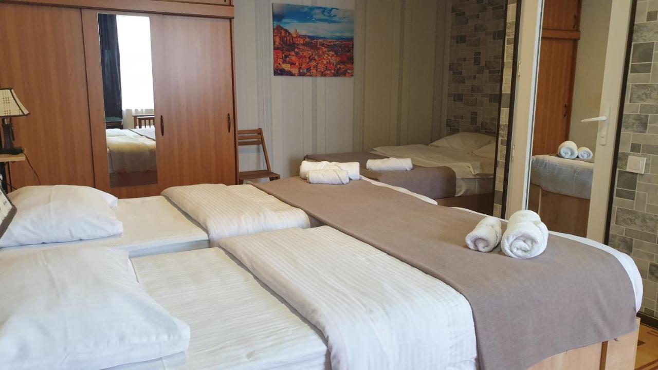 Lea Guest House Tbilisi Buitenkant foto