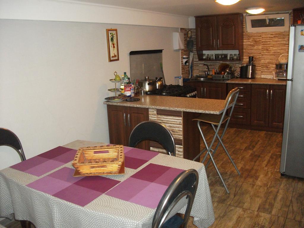 Lea Guest House Tbilisi Buitenkant foto
