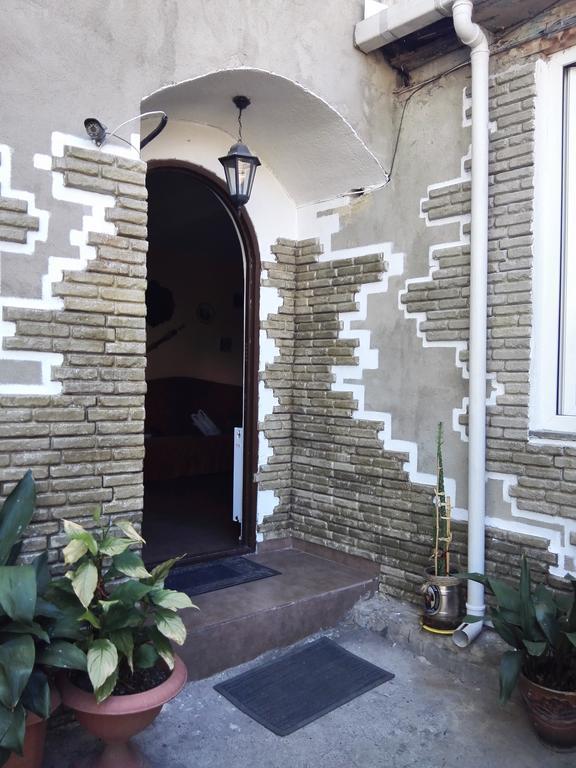 Lea Guest House Tbilisi Buitenkant foto