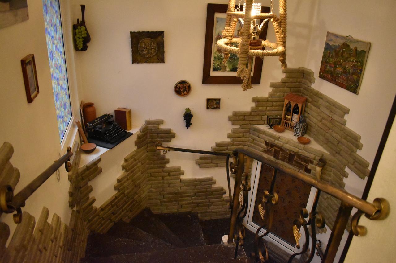 Lea Guest House Tbilisi Buitenkant foto