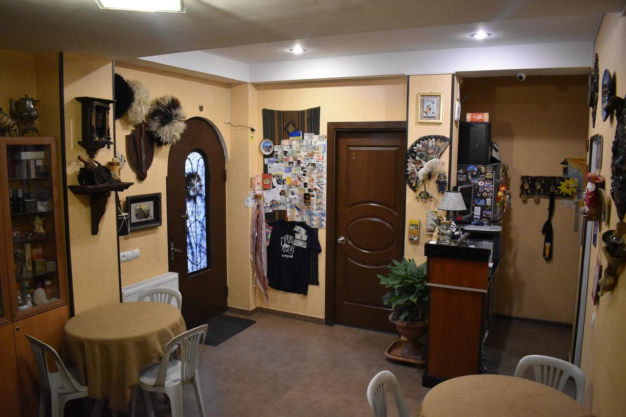 Lea Guest House Tbilisi Buitenkant foto