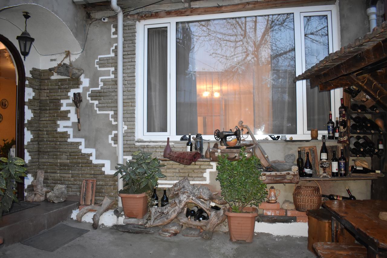 Lea Guest House Tbilisi Buitenkant foto