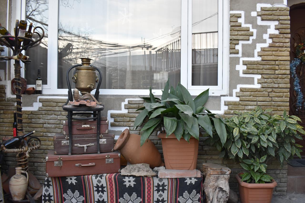 Lea Guest House Tbilisi Buitenkant foto