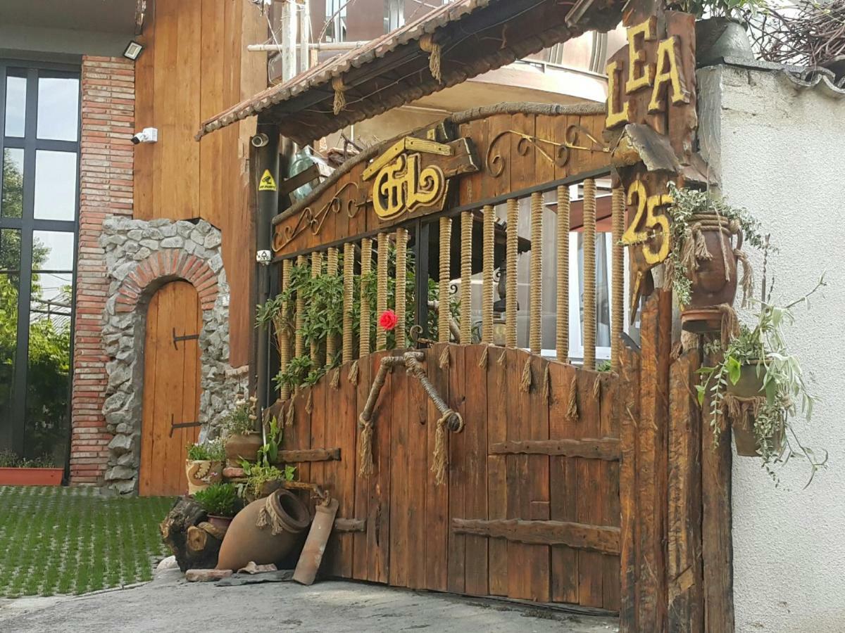 Lea Guest House Tbilisi Buitenkant foto